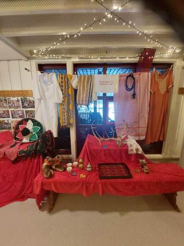 Kjøkken gangen er pyntet til Mangfoldsfest.